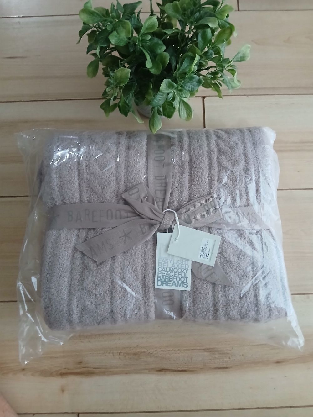 NIP Barefoot Dreams CozyChic Taupe Blanket With TASSELS